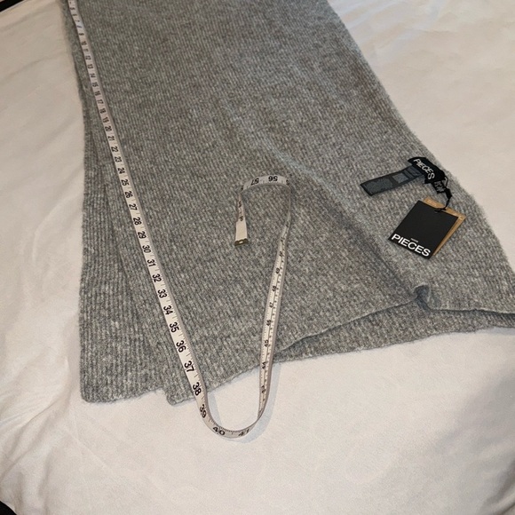 Pieces Cashmere Wool Blend Wrap Scarf Heathered Gray Knit Soft Feminine Cozy - Picture 5 of 9